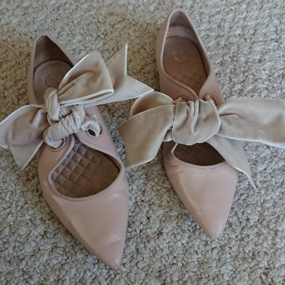 Tory Burch Clara Mules Bow Heel in nude/blush size 7